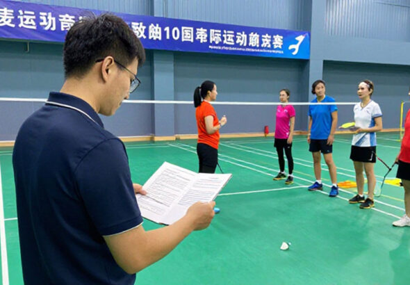 Cara-Memilih-Klub-Badminton-Yang-Memiliki-Program-Latihan-Untuk-Usia-Dewasa