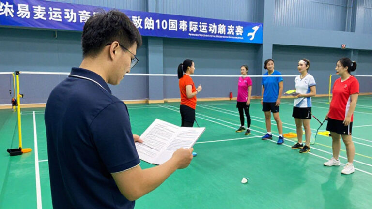 Cara-Memilih-Klub-Badminton-Yang-Memiliki-Program-Latihan-Untuk-Usia-Dewasa